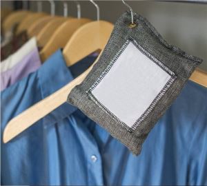 Sac d'odeur de charbon de bois en purifiant à l'air