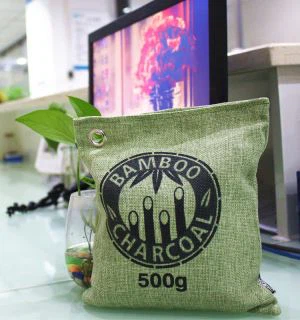 Le désodorisant d'air de charbon de bois de bambou enlève des odeurs